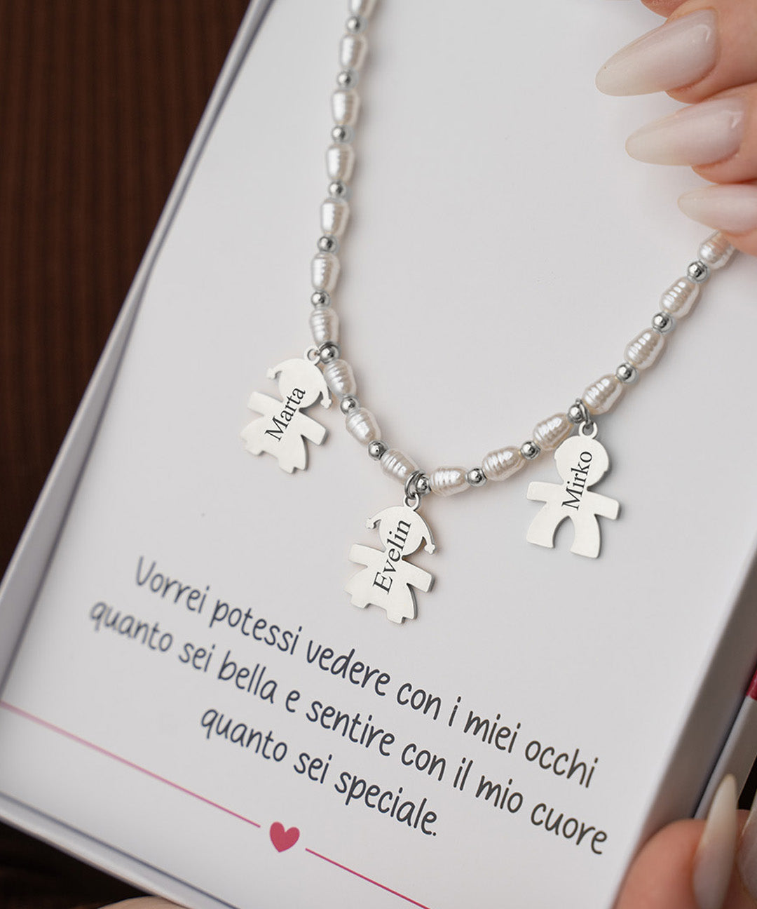Girocollo perline con bambini e incisione